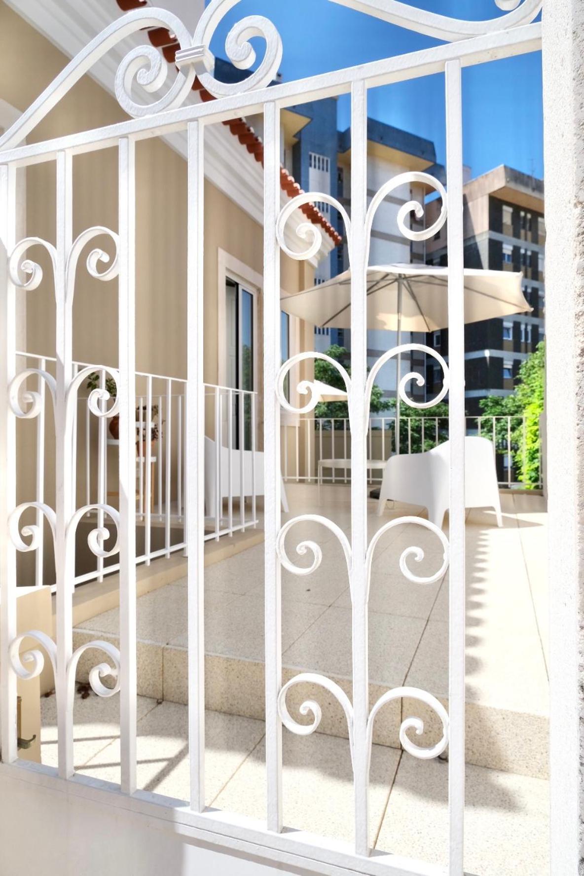 Vila Julieta Guesthouse Коимбра Екстериор снимка