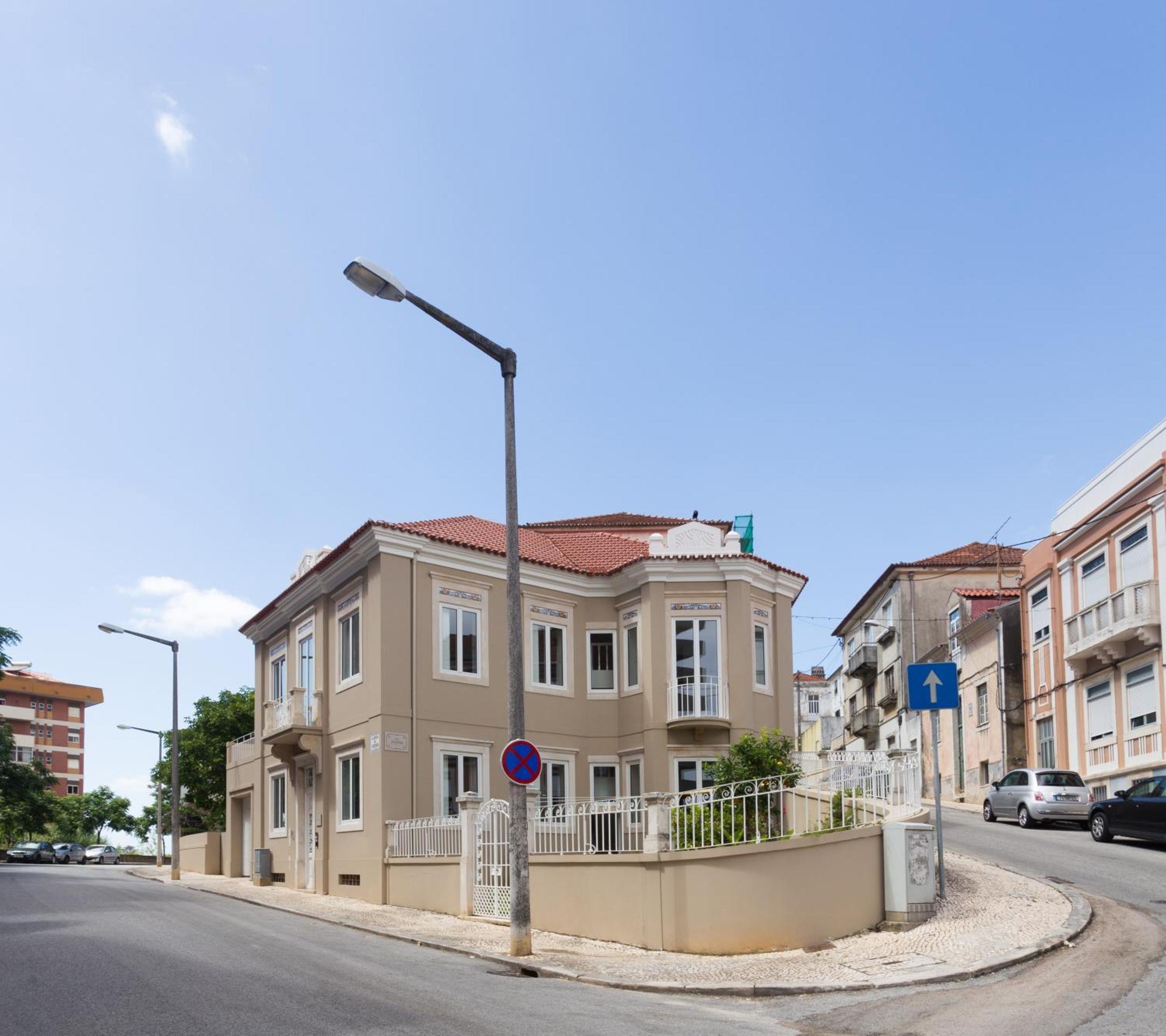 Vila Julieta Guesthouse Коимбра Екстериор снимка