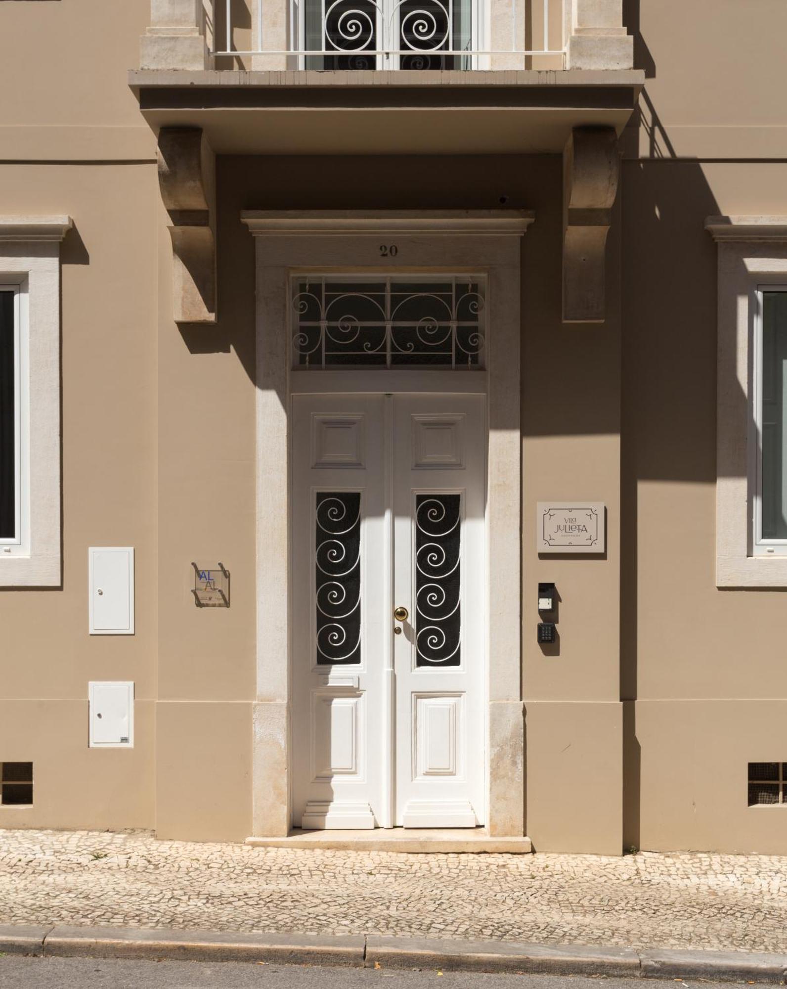 Vila Julieta Guesthouse Коимбра Екстериор снимка